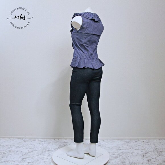 Lauren Jean Company Ralph Lauren Sleeveless Ruffle Striped Blouse Blue Women S - Picture 2 of 6